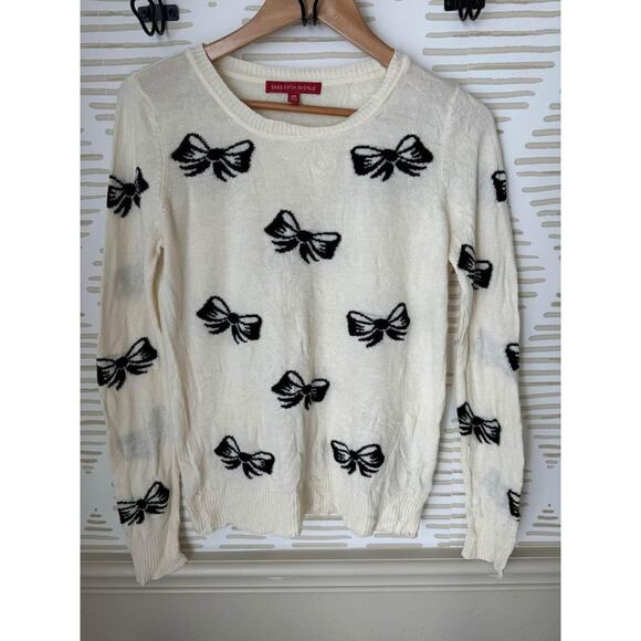 Saks Fifth Avenue Sweaters - Saks Fifth Avenue Women’s Medium Bow Sweater Top